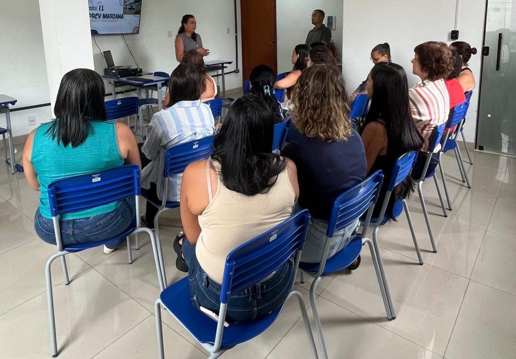 O IPREV Itinerante realizou uma visita aos servidores efetivos lotados na Secretaria Municipal de Educação